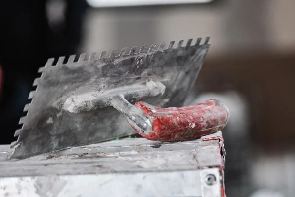 Bier-Haus-Handwerk-Innenausbau-Traufel-Zahnkelle